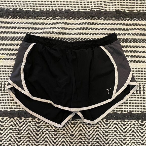 Old Navy Shorts  black and gray - Picture 2 of 4
